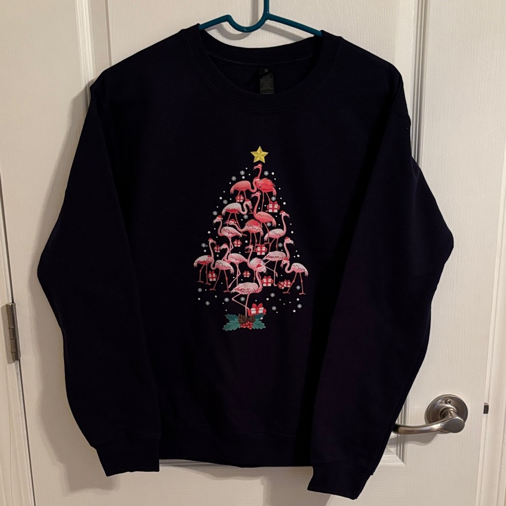 Gildan Flamingo Christmas Tree Sweatshirt NWOT